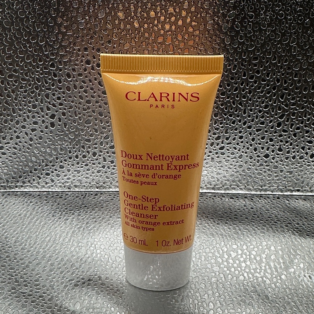 Clarins One-Step Gentle Exfoliating Cleanser - Yellow